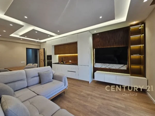 Tirane, jepet me qera apartament 2+1 Kati 7, 84 m² 700 € (LAPRAK)