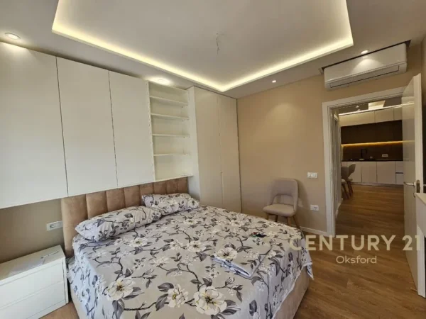 Tirane, jepet me qera apartament 2+1 Kati 7, 84 m² 700 € (LAPRAK)