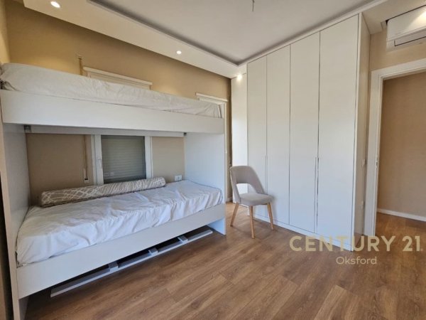 Tirane, jepet me qera apartament 2+1 Kati 7, 84 m² 700 € (LAPRAK)