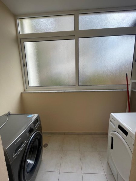 Tirane, jepet me qera apartament 2+1+Aneks+Ballkon Kati 2, 85 m² 700 € (RRUGA ARKITEKT SINANI)