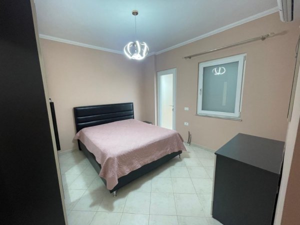 Tirane, jepet me qera apartament 2+1+Aneks+Ballkon Kati 2, 85 m² 700 € (RRUGA ARKITEKT SINANI)