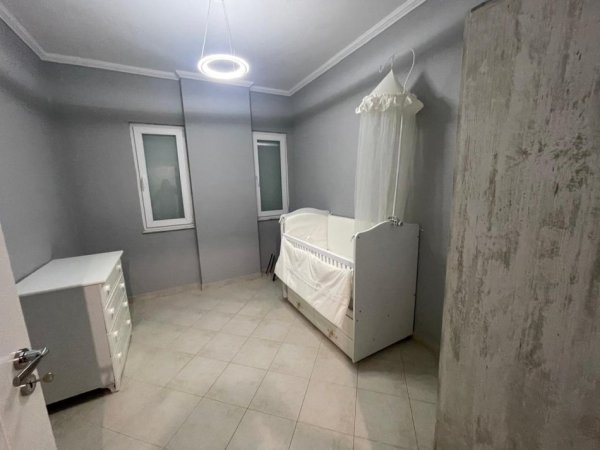 Tirane, jepet me qera apartament 2+1+Aneks+Ballkon Kati 2, 85 m² 700 € (RRUGA ARKITEKT SINANI)