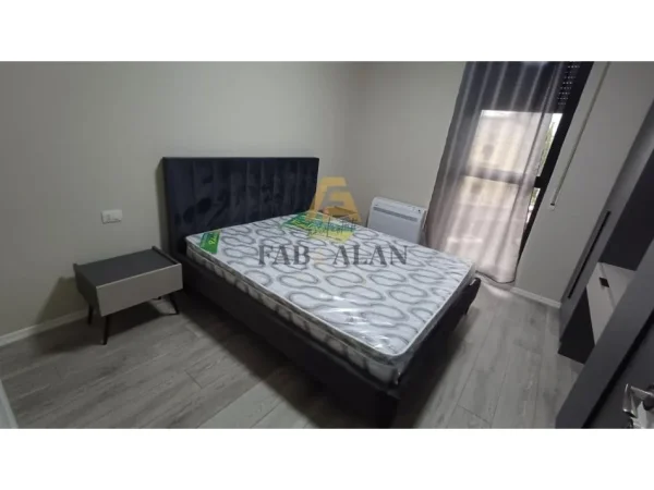 Tirane, jepet me qera apartament 2+1 Kati 3, 102 m² 700 € (Ish Venue)