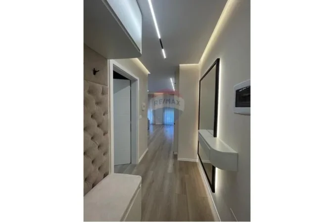 Tirane, shitet apartament 1+1+Ballkon , 75 m² 175.000 € 