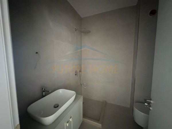 Tirane, shitet apartament 2+1+Ballkon Kati 3, 106 m² 169.824 € (5 MAJI)