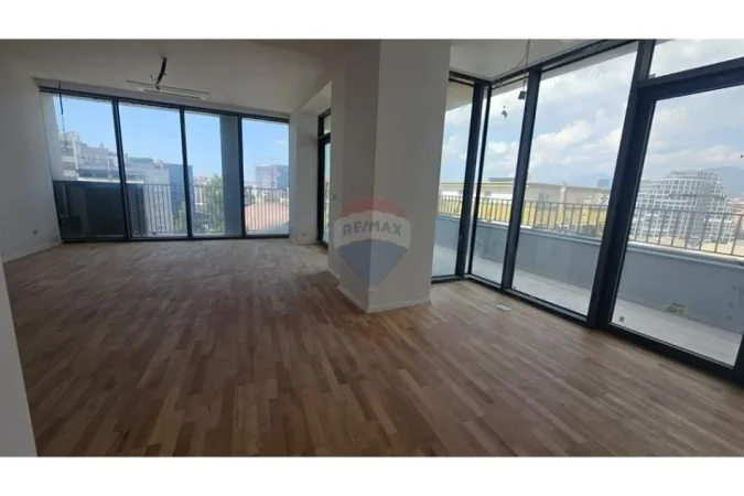 Tirane, jepet me qera zyre , 145 m² 1.400 € 