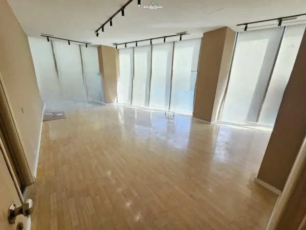 Tirane, jepet me qera zyre Kati 2, 57 m² 1.500 € (myslym shyri)