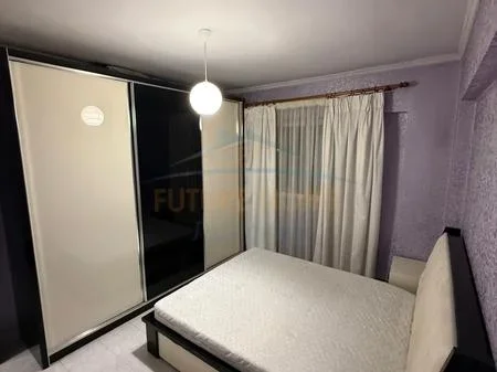 Tirane, jepet me qera apartament 2+1 Kati 4, 100 m² 550 € 
