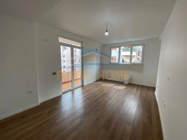 Tirane, shes apartament 1+1 Kati 5, 62 m² 162.000 € (Rruga Margarita Tutulani)