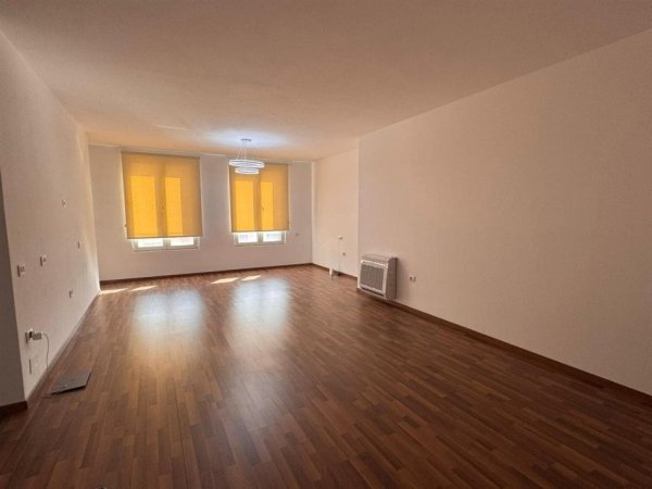 Tirane, jepet me qera zyre Kati 4, 58 m² 850 € (rruga e elbasanit)