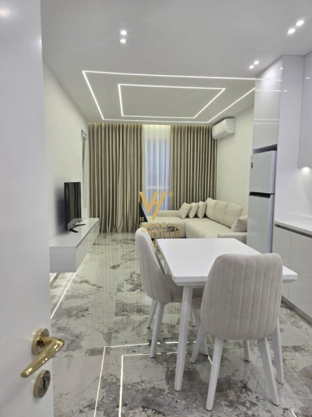 Tirane, jepet me qera apartament 1+1+Ballkon Kati 5, 76 m² 500 € (PASKUQAN)