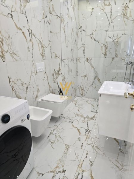 Tirane, jepet me qera apartament 1+1+Ballkon Kati 5, 76 m² 500 € (PASKUQAN)