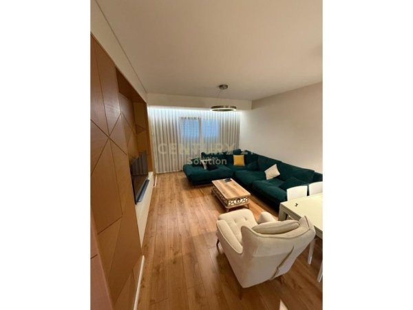 Tirane, jepet me qera apartament 2+1 Kati 8, 108 m² 950 € (Kompleksi Star, 21 Dhjetori)