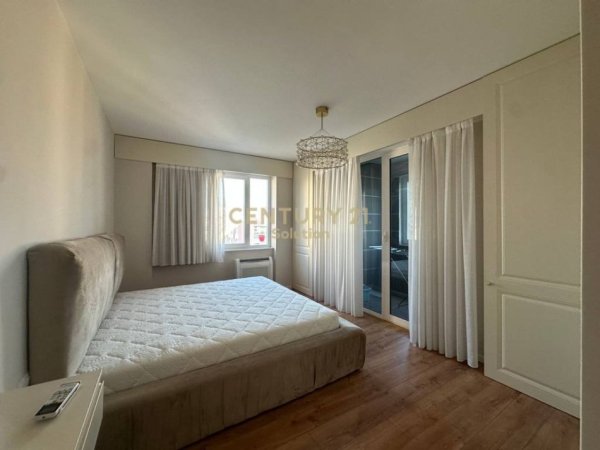 Tirane, jepet me qera apartament 2+1 Kati 8, 108 m² 950 € (Kompleksi Star, 21 Dhjetori)