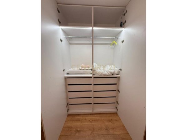 Tirane, jepet me qera apartament 2+1 Kati 8, 108 m² 950 € (Kompleksi Star, 21 Dhjetori)
