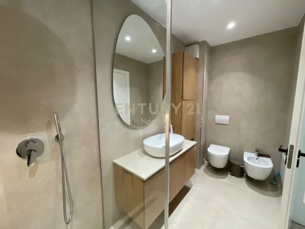 Tirane, shitet apartament 3+1 Kati 5, 165 m² 355.000 € 