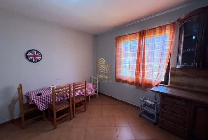 Tirane, jepet me qera apartament 1+1+Aneks+Ballkon Kati 5, 100 m² 500 € (Laprake)