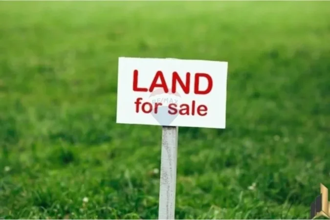 Tirane, shitet toke , 4.000 m² 240.000 € 