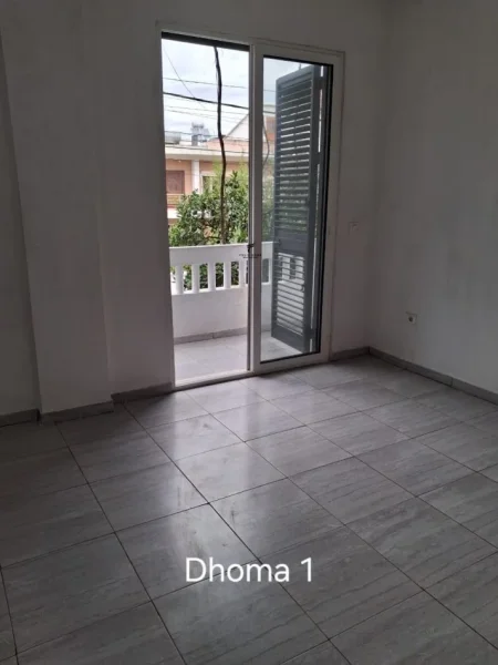Tirane, jepet me qera apartament 3+1 Kati 2, 120 m² 450 € (ALLIAS)