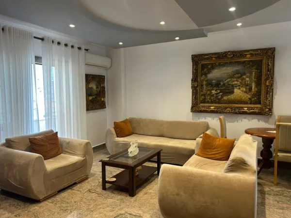 Tirane, jepet me qera apartament 2+1+Ballkon Kati 6, 113 m² 800 € (Qender)