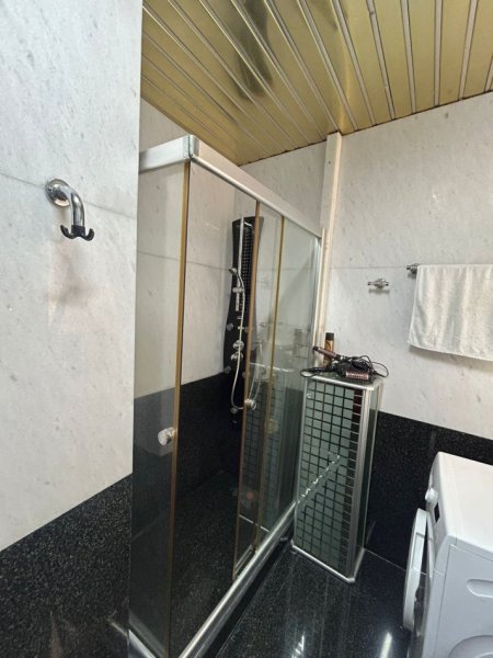 Tirane, jepet me qera apartament 2+1+Ballkon Kati 6, 113 m² 900 € (Qender)