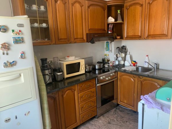 Tirane, jepet me qera apartament 2+1+Ballkon Kati 6, 113 m² 900 € (Qender)