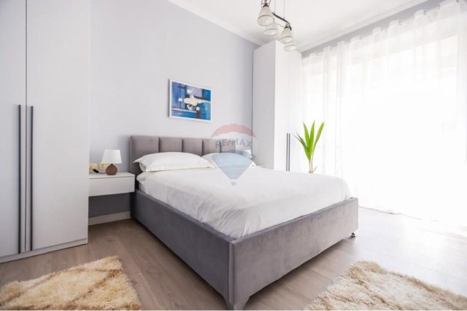 Tirane, jepet me qera apartament 1+1+Ballkon , 64 m² 700 € 