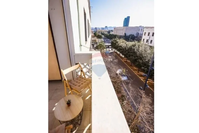 Tirane, jepet me qera apartament 1+1+Ballkon , 64 m² 700 € 