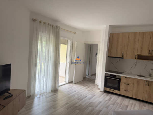 Tirane, shitet apartament 1+1+Ballkon Kati 2, 82 m² 97.000 € (NE FRESK, PRANE SHKOLLES BRITISH SCHOOL OF TIRANA)