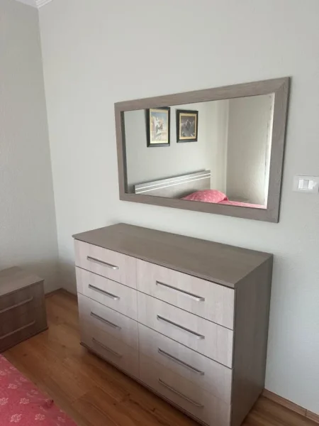 Tirane, jepet me qera apartament 2+1+Aneks+Ballkon Kati 3, 80 m² 700 € (Rruga Kosovareve)
