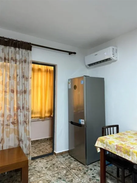 Tirane, jepet me qera apartament 1+1+Aneks Kati 1, 70 m² 550 € (RRUGA E DIBRES)