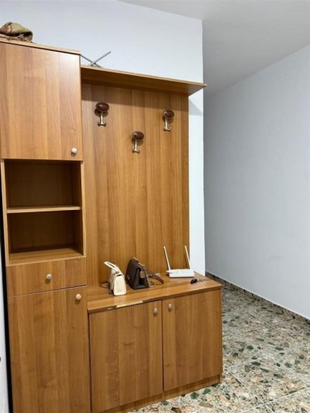 Tirane, jepet me qera apartament 1+1+Aneks Kati 1, 70 m² 550 € (RRUGA E DIBRES)