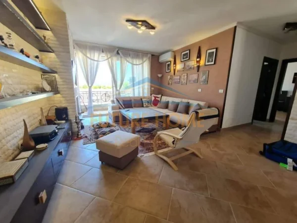 Tirane, shitet apartament 3+1+Ballkon Kati 2, 150 m² 280.000 € (Kodra Diellit 2)