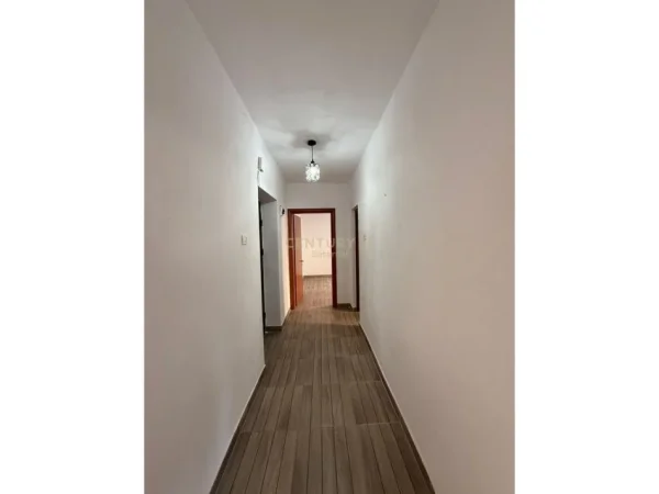 Tirane, shes apartament 1+1 Kati 2, 71 m² 109.000 € (Laprake)