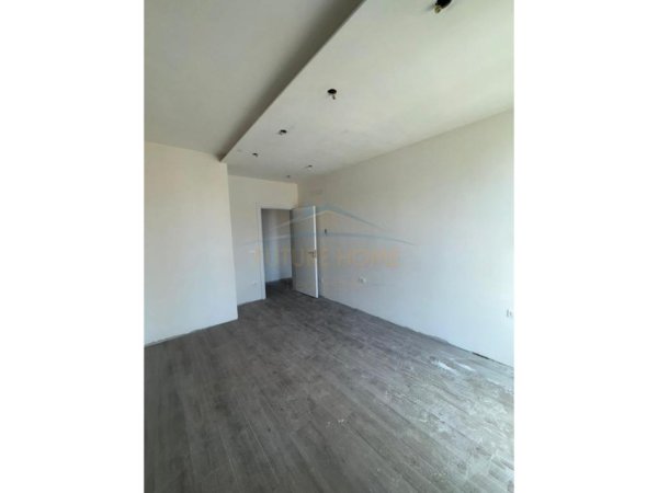 Tirane, shitet apartament 1+1+Ballkon Kati 7, 70 m² 133.000 € (Bulevardi i Ri)
