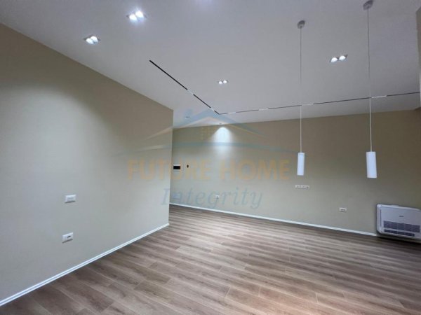 Tirane, jepet me qera apartament 1+1+Ballkon Kati 6, 79 m² 600 € (Vasil Shanto)