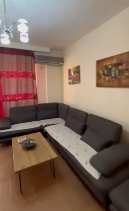 Tirane, jepet me qera apartament 3+1+Ballkon Kati 5, 100 m² 800 € (ZOGU I ZI)