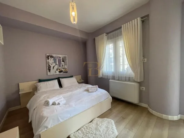 Tirane, jepet me qera apartament 2+1 Kati 3, 90 m² 700 € 