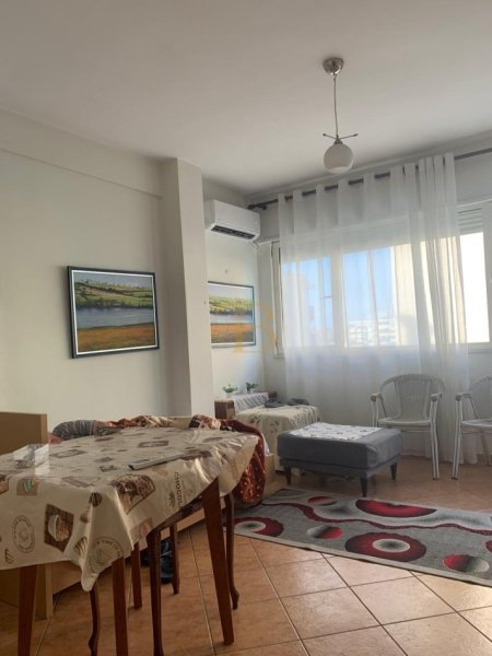 Tirane, jepet me qera apartament 1+1 Kati 3, 65 m² 600 € 