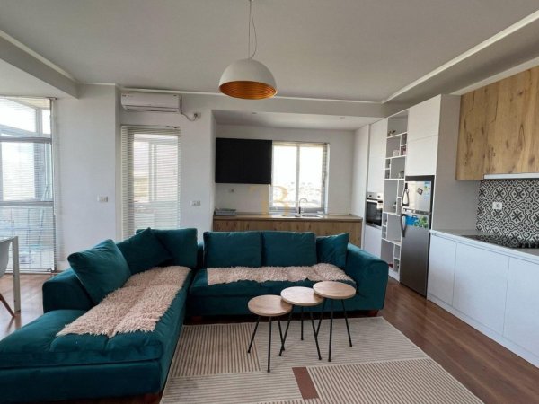 Tirane, jepet me qera apartament 2+1 Kati 9, 125 m² 600 € 
