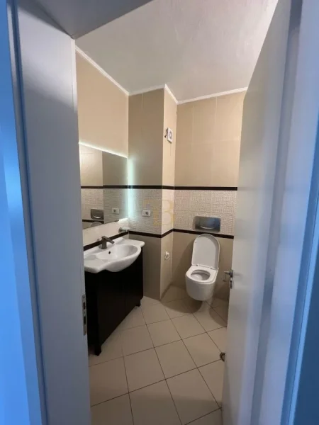 Tirane, jepet me qera apartament 2+1 Kati 9, 125 m² 600 € 