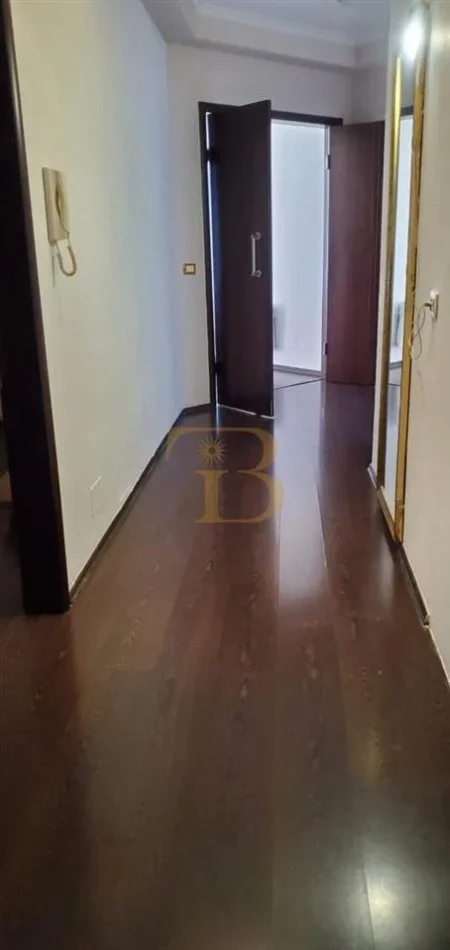 Tirane, jap me qera apartament 2+1 Kati 5, 112 m² 650 € 