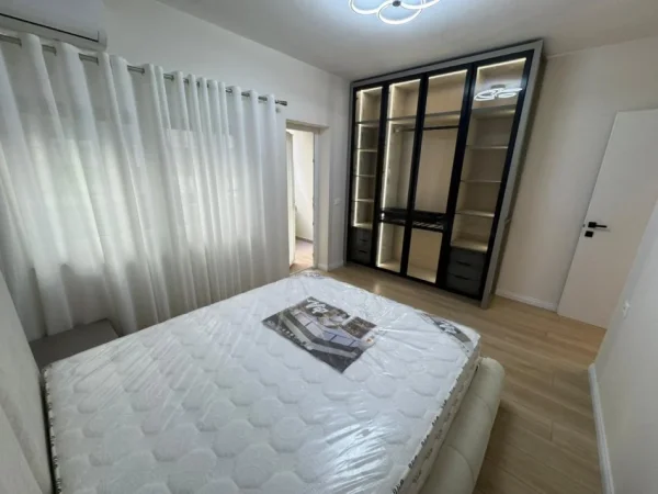 Tirane, shitet apartament 2+1 Kati 1, 93 m² 250.000 € (Myslym Shyri)