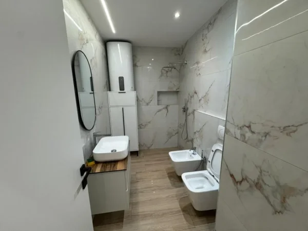 Tirane, shitet apartament 2+1 Kati 1, 93 m² 250.000 € (Myslym Shyri)