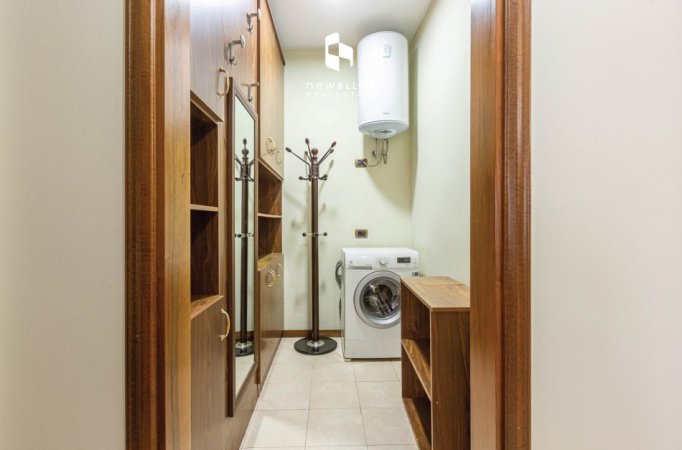 Apartament unik në vendodhje unike me super Pamje 3+1+2wc + Kuzhinë më vete Lavanteri + 2Ballkone 295.000 Eu Qendër / St Trenit Bulevardi Zogu 1 (146m2)🔥