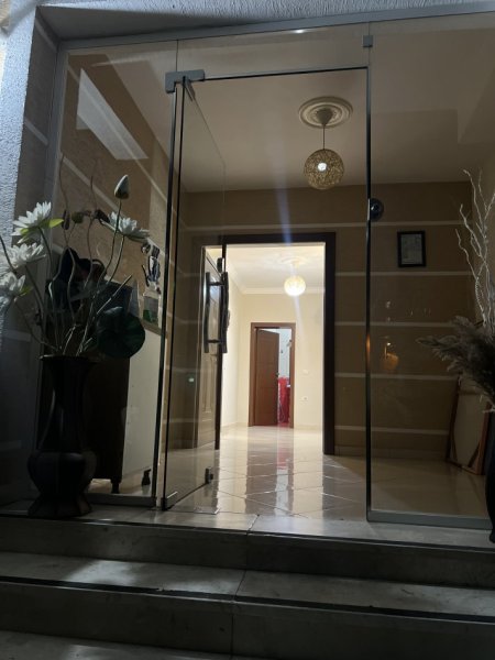 Tirane, jap me qera apartament 1+1+Ballkon Kati 1, 70 m²  500 € Leandro Zoto