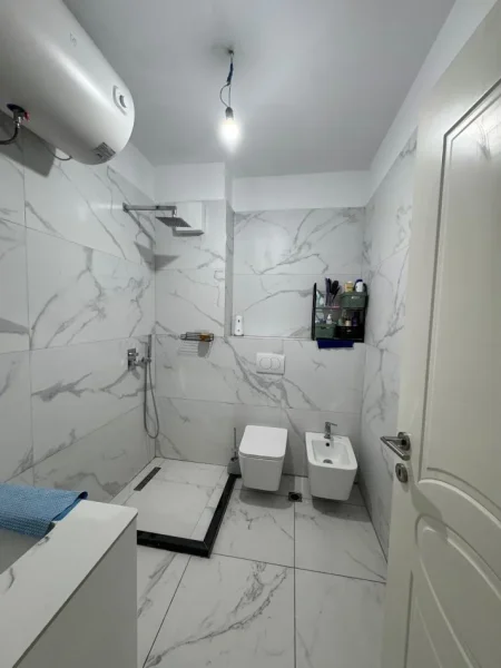 Tirane, shitet apartament 2+1+Ballkon Kati 7, 124 m² 155.000 € (Astir Prane Bohemit Me Hipoteke Okazion)