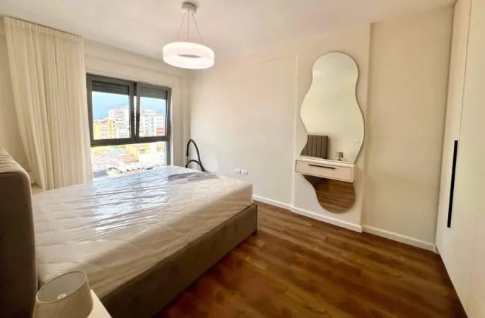 Me Qera: 1+1📍Shkolla e Kuqe (  Pazari i Ri) - 650€ - S.75m² || Pllt.2025 - 100% e Re✨