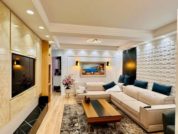 Vlore, jepet me qera apartament 2+1+Ballkon Kati 2, 120 m² 1.000 € (Lungomare, Vlore)