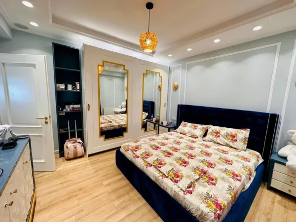 Vlore, jepet me qera apartament 2+1+Ballkon Kati 2, 120 m² 1.000 € (Lungomare, Vlore)